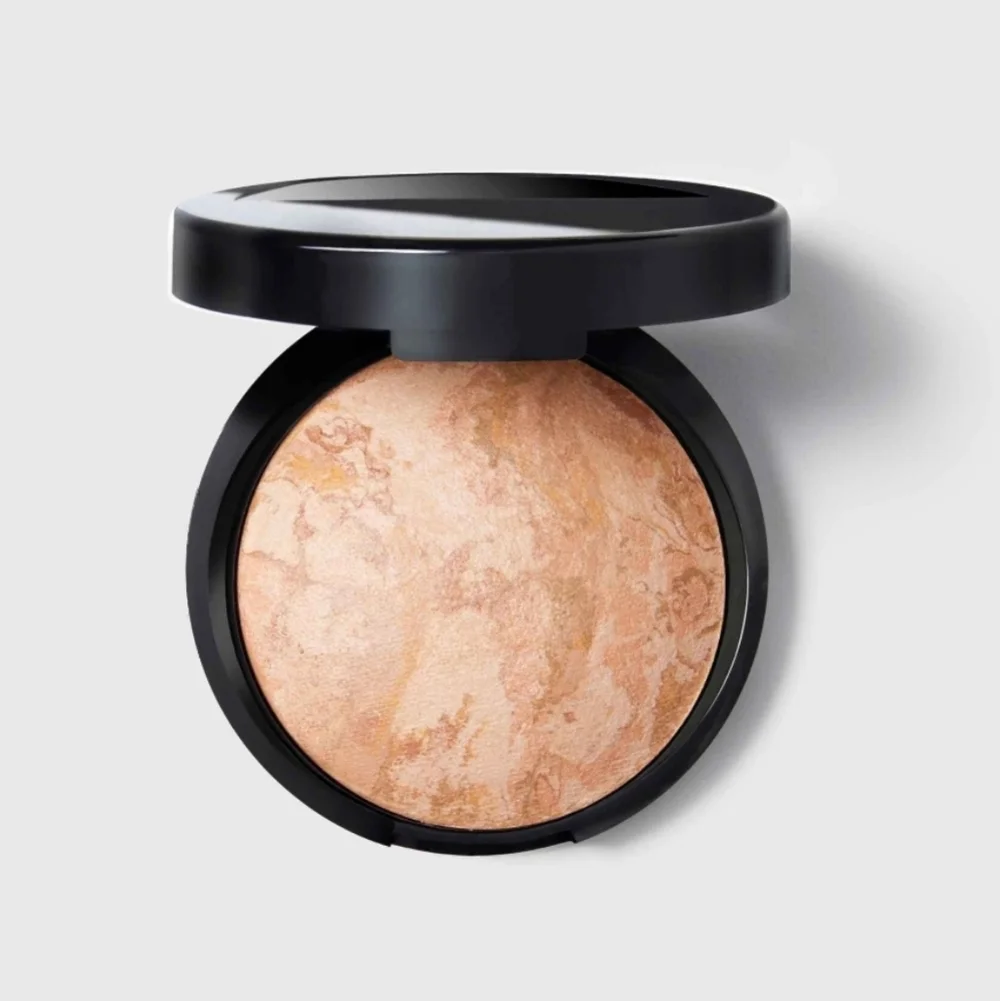 Laura Geller Baked Balance-N-Glow Illuminating Foundation: Fair, NIB